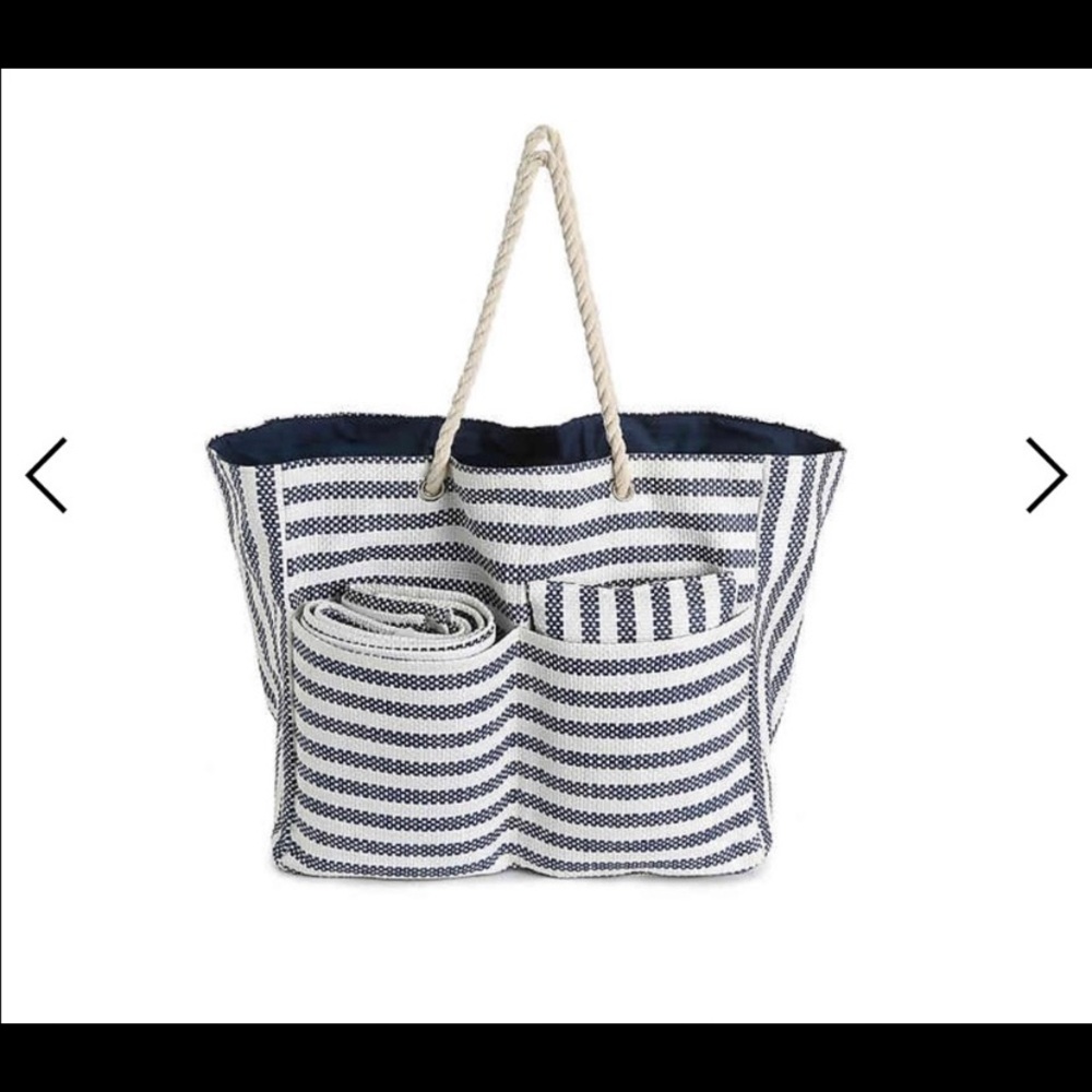 DSW BEACH TOTE 🌞 new